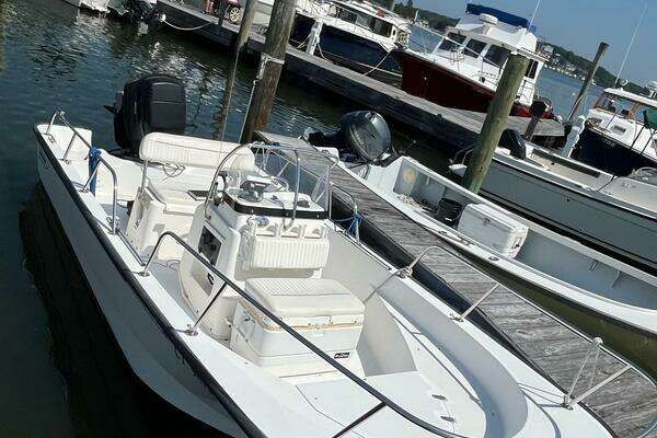 Picture Of: 2004 Boston Whaler  