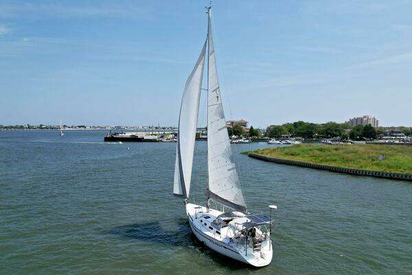 Picture Of: 1991 Hunter  Wind Kist