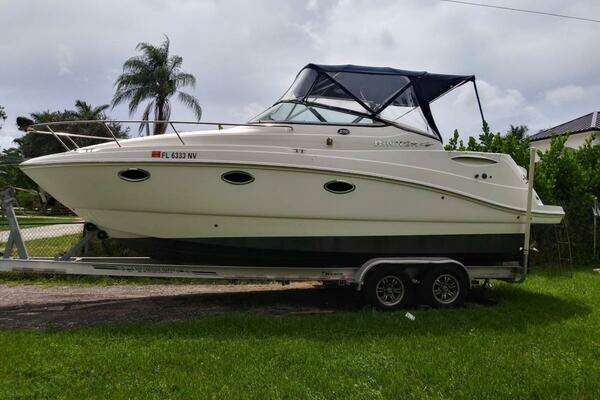 Picture Of: 2009 Rinker 280 Express Cruiser 