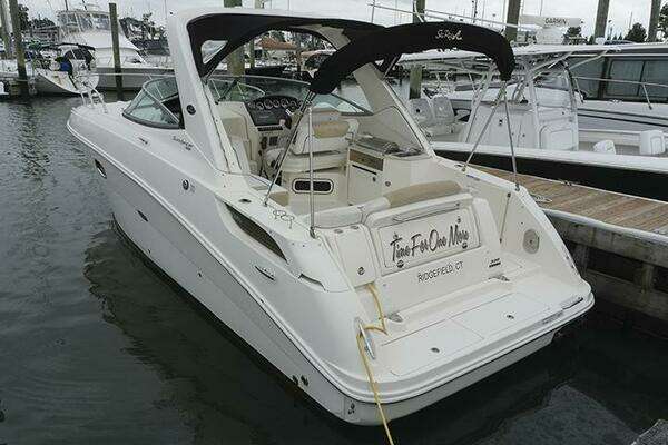 Picture Of: 2010 Sea Ray 310 Sundancer 