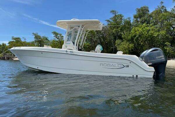 Picture Of: 2021 Robalo R242 Center Console 