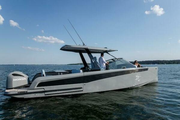 2840413 de182650 1 + yachts for sale