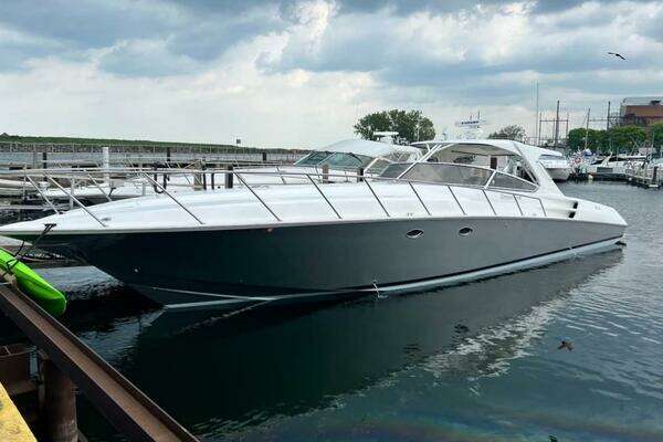 Picture Of: 2006 Fountain 48 Express Cruiser 