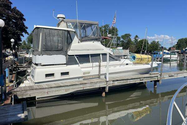 Picture Of: 1994 Silverton 34 Motor Yacht 
