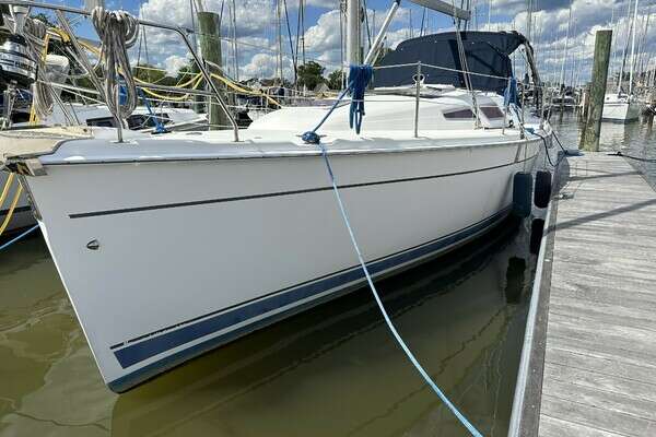 Picture Of: 2006 Hunter 38 Ninkasi