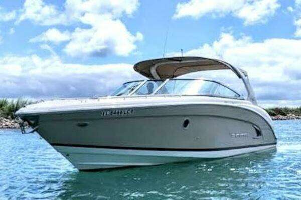 Picture Of: 2013 Regal 3200 Bowrider 
