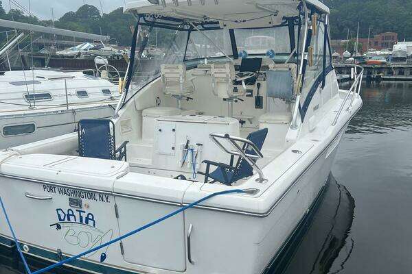 Picture Of: 2001 Pursuit 3000 Offshore 