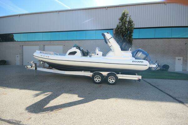 Picture Of: 2024 Zodiac Medline 9 NEO In Stock