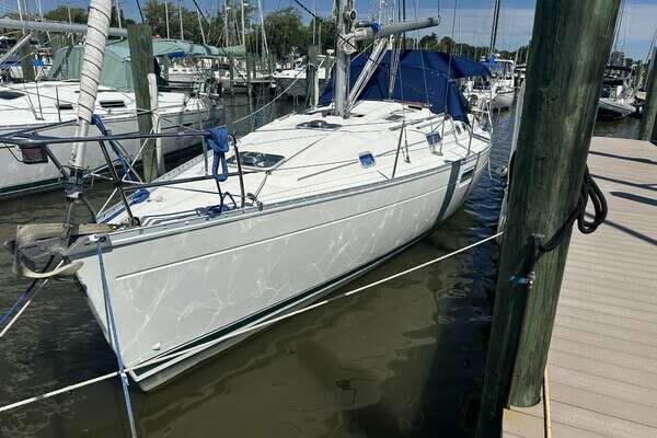 Picture Of: 1999 Beneteau  