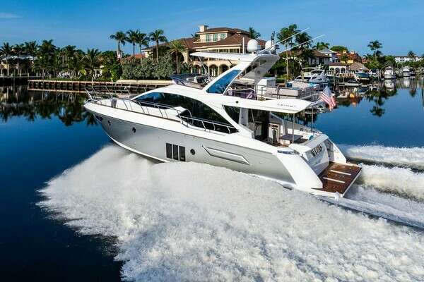 Picture Of: 2015 Azimut Fly 50 At Ease