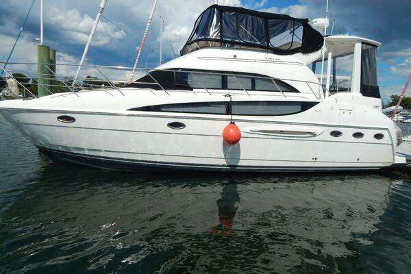 Picture Of: 2005 Meridian 408 Motor Yacht Still Chyl'n