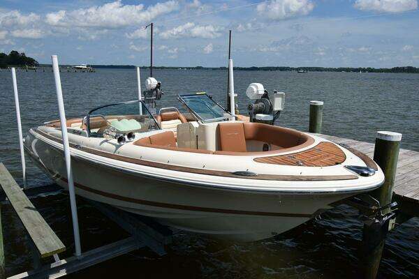 Picture Of: 2014 Chris-Craft 25 Launch 