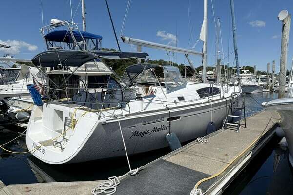 Picture Of: 2010 Beneteau Oceanis 43 Magic Maddie 2