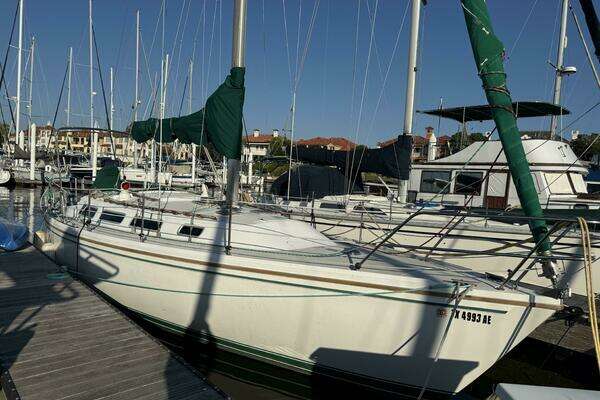 Picture Of: 1985 Catalina Mk1 Tall Rig SKODEN