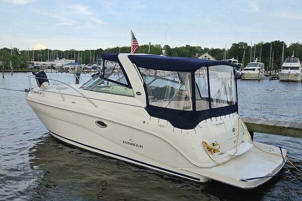 Picture Of: 2007 Rinker 320 Express 