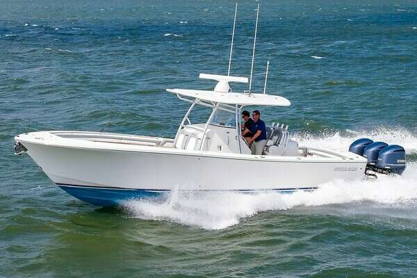 Picture Of: 2018 Regulator 34 FS Dauntless