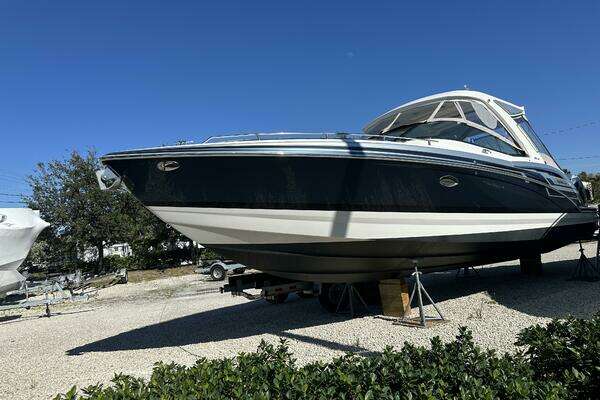 Picture Of: 2021 Formula 350 Crossover Bowrider OB 