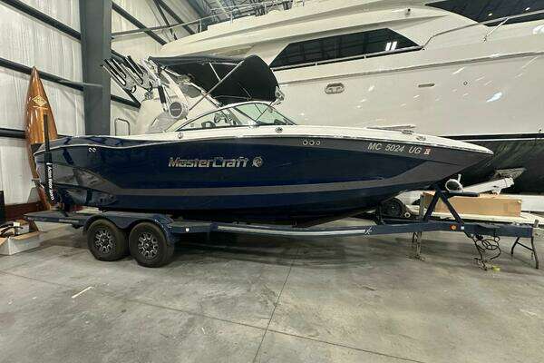Picture Of: 2019 Mastercraft X24 