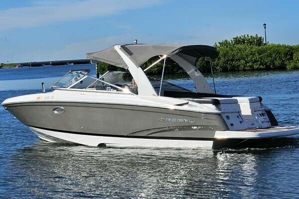 Picture Of: 2010 Regal 2700 