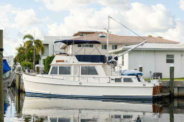 Picture Of: 1985 Grand Banks Classic Moonshadow