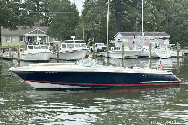 Picture Of: 2006 Chris-Craft Corsair Heritage Edition Sassy Girl