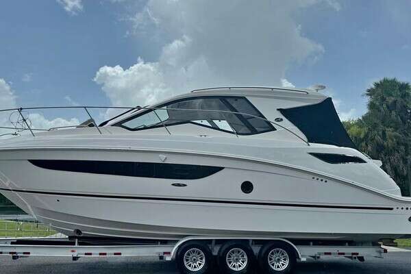 Picture Of: 2017 Sea Ray 350 Coupe 
