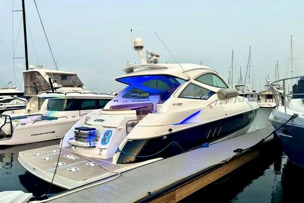 Picture Of: 2014 Cruisers Yachts 540 Sport Cruiser 
