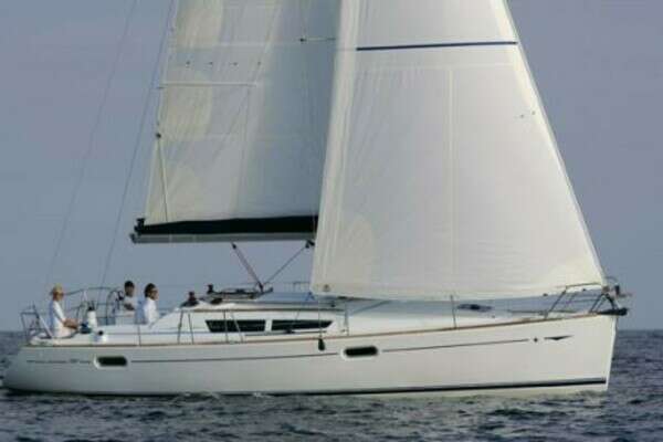 Picture Of: 2007 Jeanneau  
