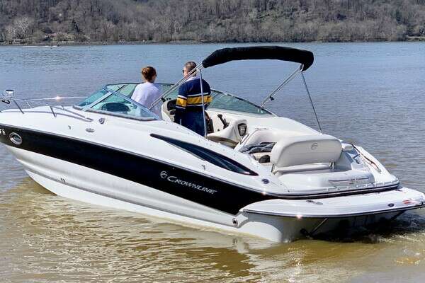 Picture Of: 2011 Crownline  Liberty