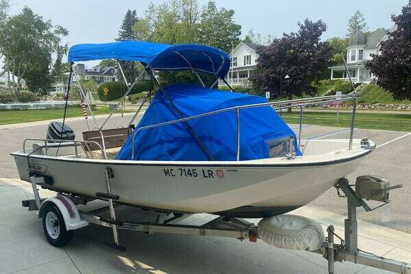 Picture Of: 1981 Boston Whaler 17 Montauk 