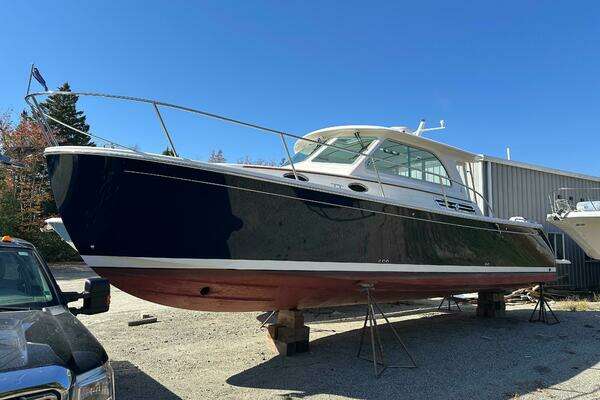 Picture Of: 2024 Back Cove 34O Amanda
