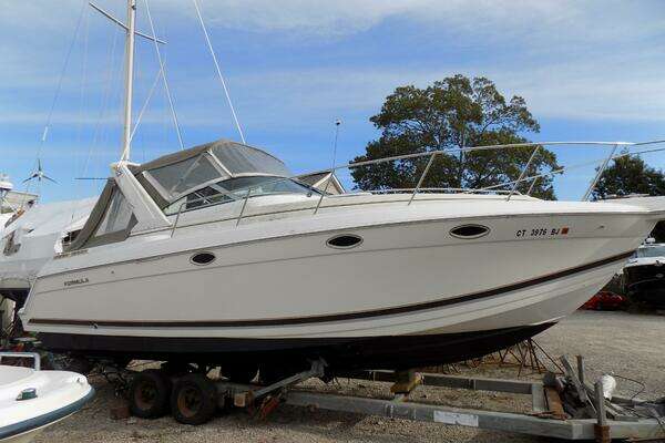 Picture Of: 2000 Formula 31PC 