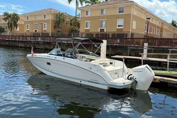 Picture Of: 2020 Four Winns HD 240 OB 