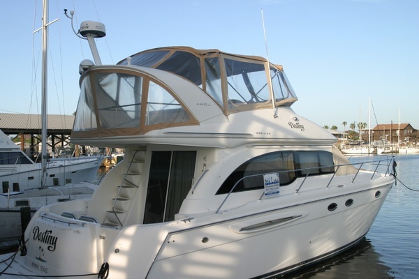 Picture Of: 2005 Meridian 411 Sedan DESTINY