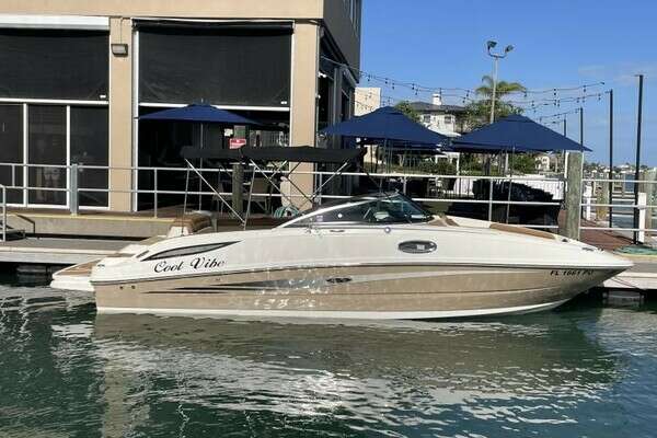 Picture Of: 2014 Sea Ray 260 SunDeck Cool Vibe