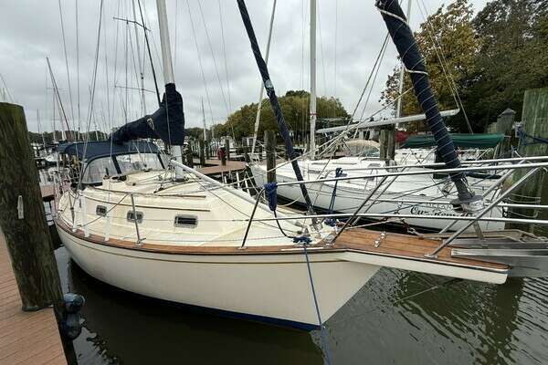 Picture Of: 1991 Island Packet IP-29 Willin'