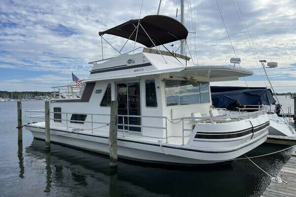 Picture Of: 1991 Gibson 37 Standard Houseboat Sea Dog