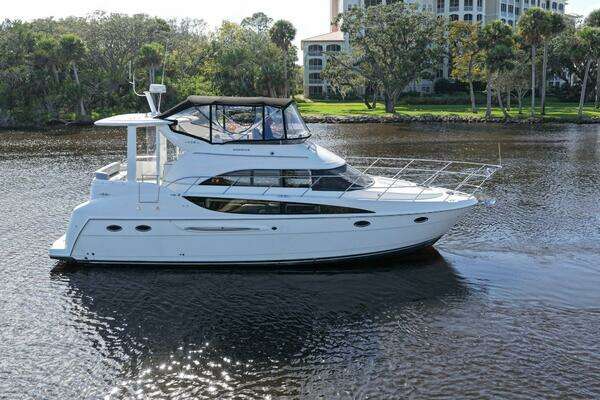 Picture Of: 2008 Meridian 408 Bella Vita