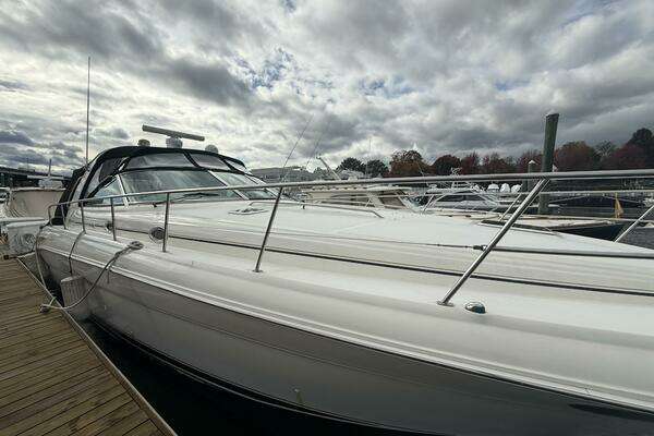 Picture Of: 2001 Sea Ray 410 Sundancer 