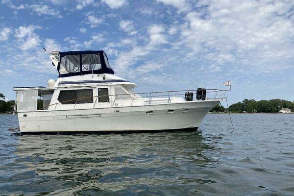 Picture Of: 1989 Kha Shing 40 Sedan First Light