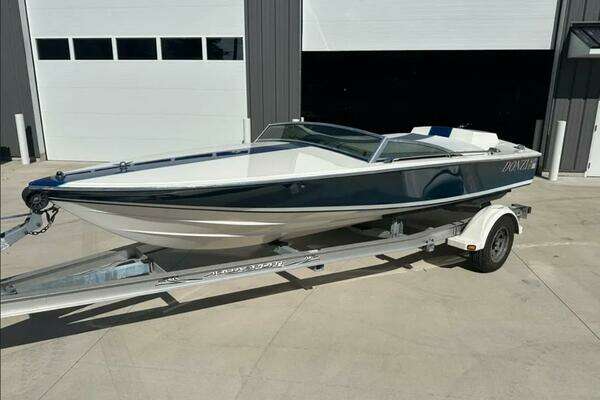 Picture Of: 1986 Donzi 18 Classic 