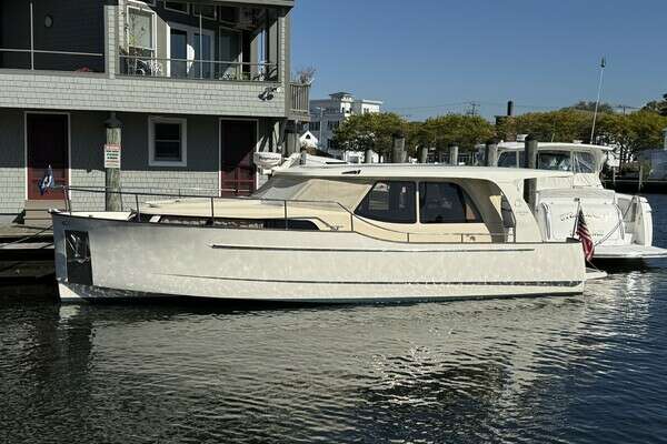 Picture Of: 2013 Greenline 33 Landfall