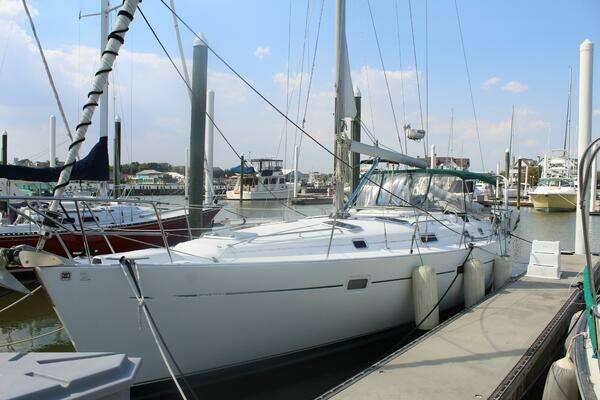 Picture Of: 2001 Beneteau 411 Cadenza