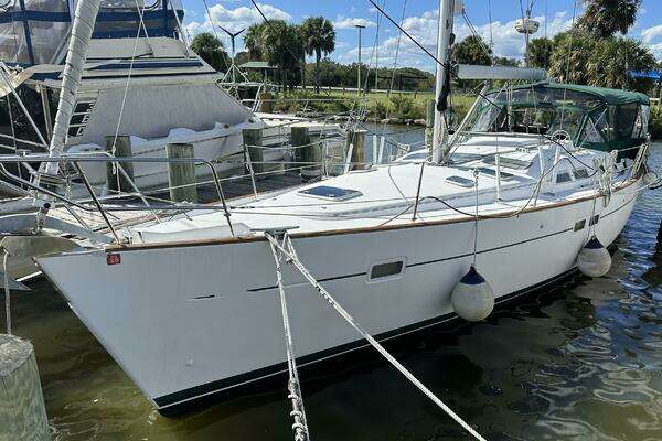 Picture Of: 2004 Beneteau 423 Fleetwing