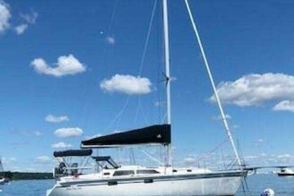 Picture Of: 1992 Hunter 33.5 Some Day Came