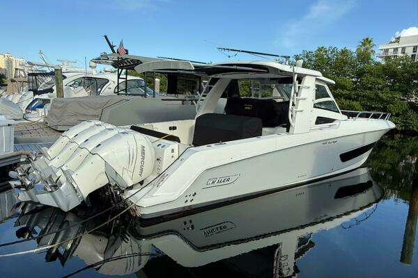 Picture Of: 2020 Boston Whaler 420 Outrage 
