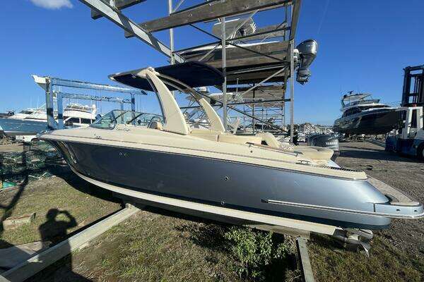 Picture Of: 2020 Chris-Craft Launch 28 GT 