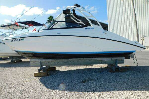 Picture Of: 2021 Yamaha Boats AR210 