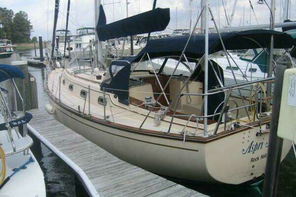 Picture Of: 1989 Island Packet 35 Aspri Mera