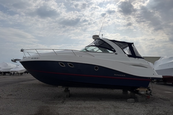 Picture Of: 2016 Rinker 310 Express 